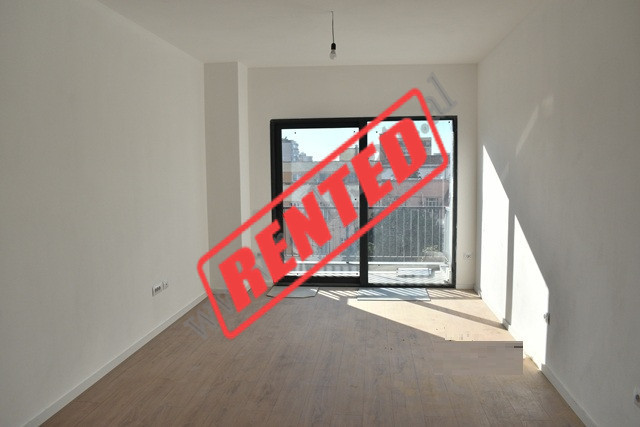 Office space for rent in Barrikadave street near the Center of Tirana.
Located on the 4th floor of 